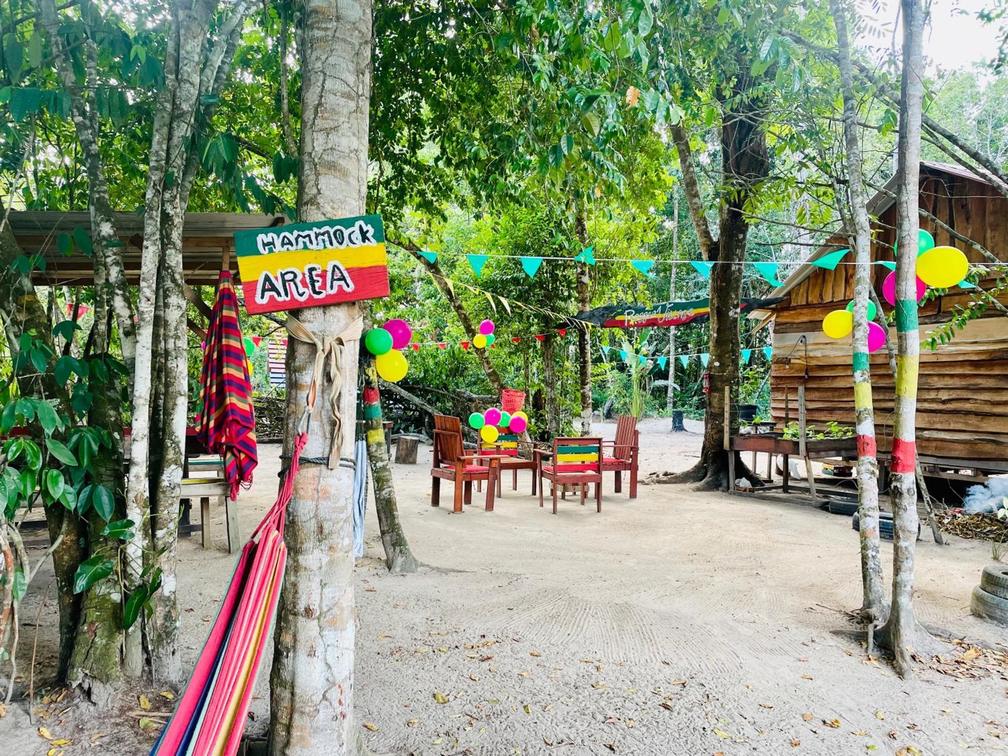 Land Of Promise - Reggae Bar & Eco Village Zanderij Kültér fotó