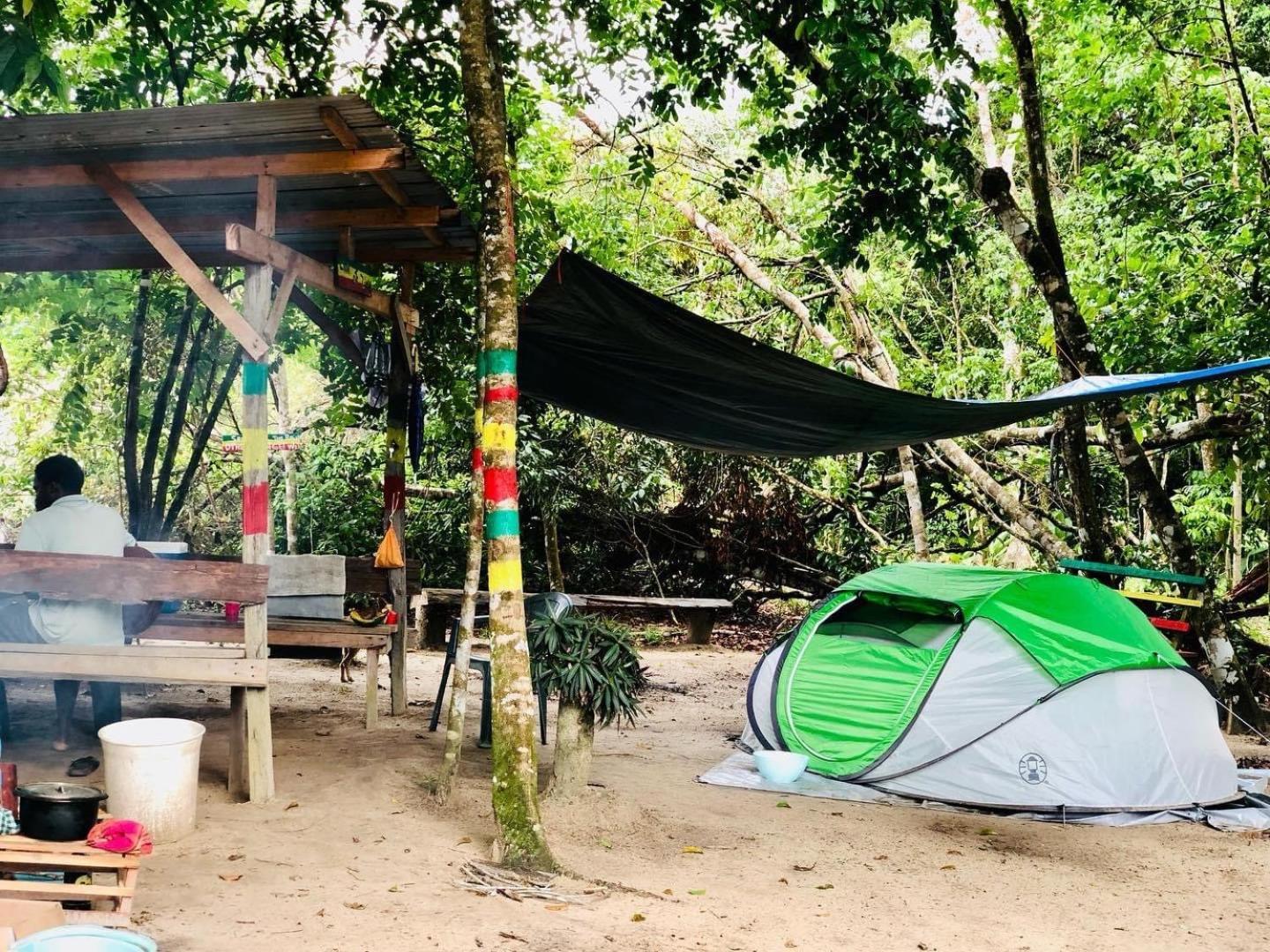 Land Of Promise - Reggae Bar & Eco Village Zanderij Kültér fotó
