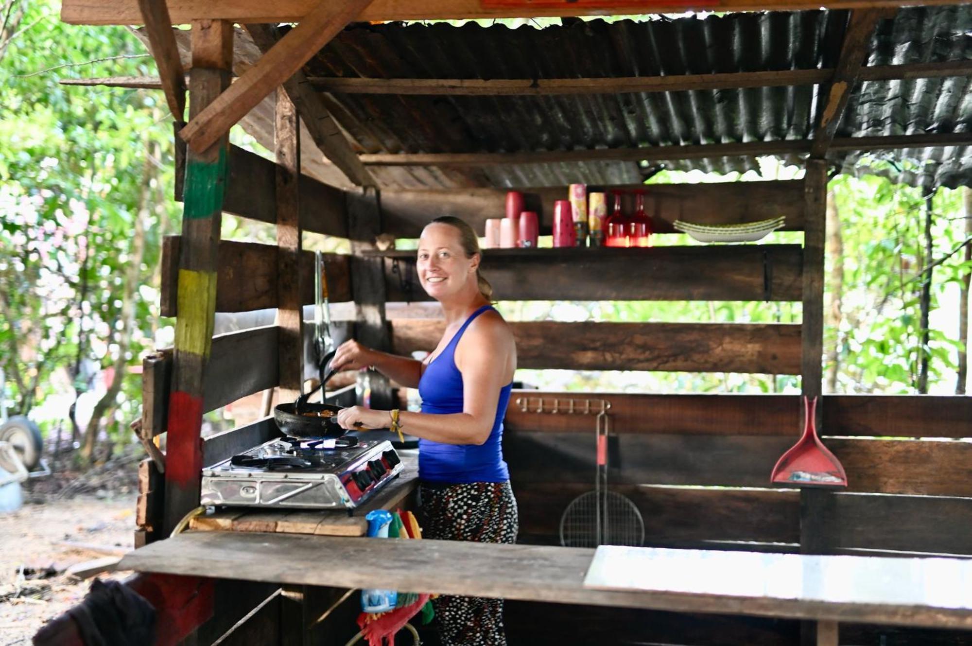 Land Of Promise - Reggae Bar & Eco Village Zanderij Kültér fotó